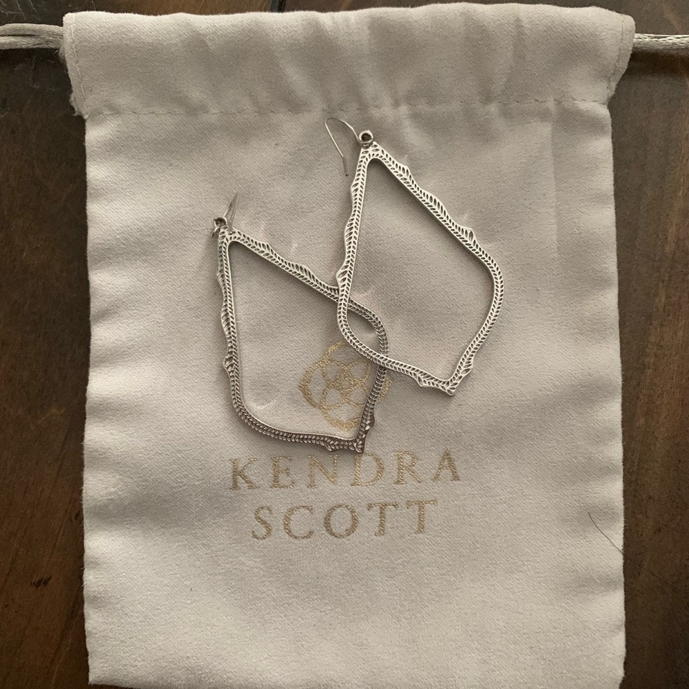 Kendra Scott Sophee Drop Earrings in Silver